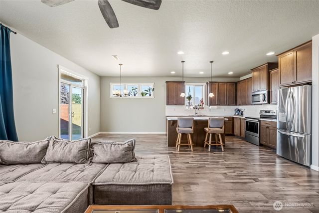 1019 Hilltop Ave NE, Quincy, WA 98848