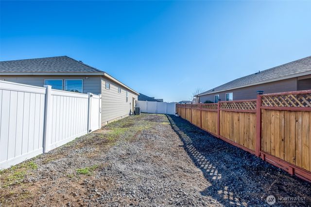 1019 Hilltop Ave NE, Quincy, WA 98848