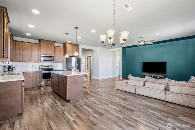 1019 Hilltop Ave NE, Quincy, WA 98848