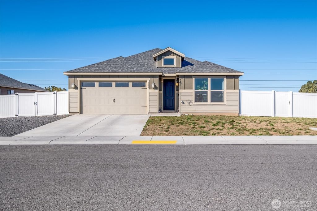 1019 Hilltop Ave NE, Quincy, WA 98848