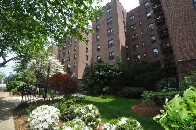 142 Garth Road 1A, Scarsdale, NY 10583