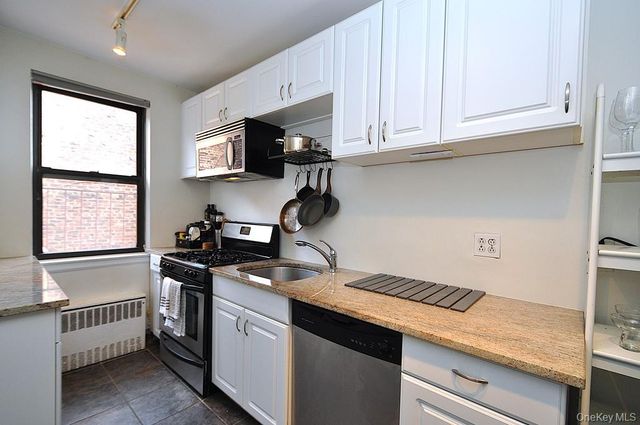 142 Garth Road 1A, Scarsdale, NY 10583