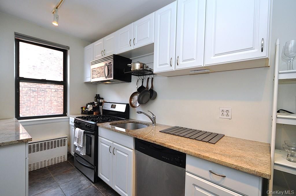 142 Garth Road 1A, Scarsdale, NY 10583