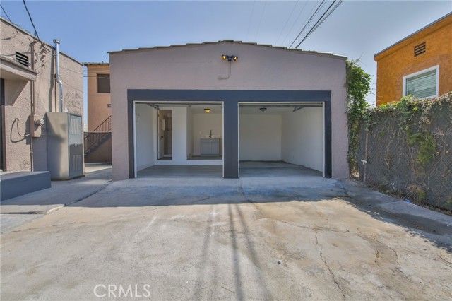 8110 S Denker, Los Angeles, CA 90047