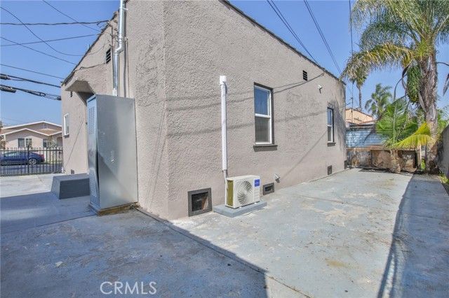 8110 S Denker, Los Angeles, CA 90047
