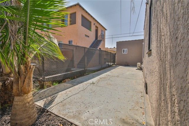 8110 S Denker, Los Angeles, CA 90047