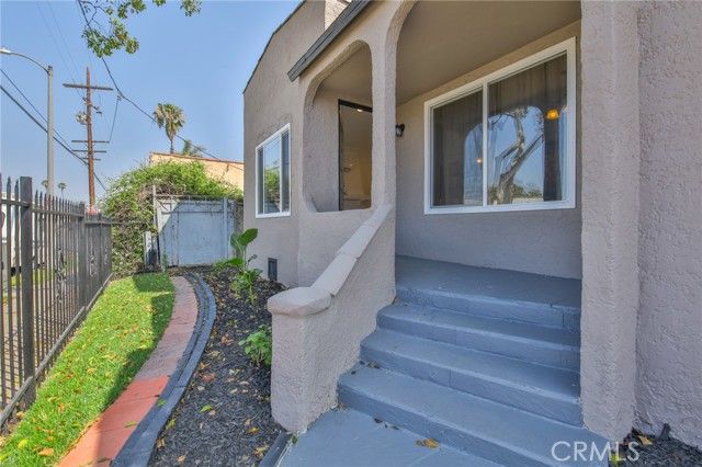 8110 S Denker, Los Angeles, CA 90047