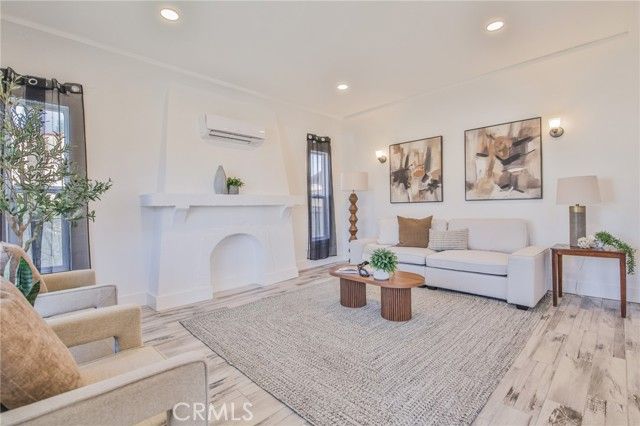 8110 S Denker, Los Angeles, CA 90047