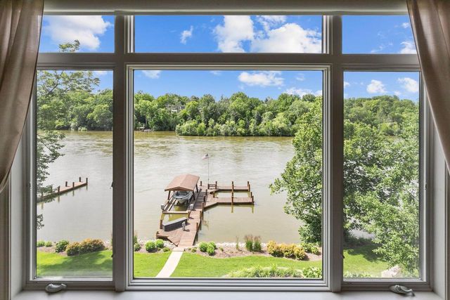 94 HIDDEN ACRES COURT, Appleton, WI 54915