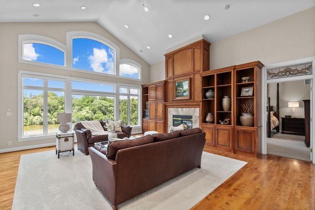 94 HIDDEN ACRES COURT, Appleton, WI 54915