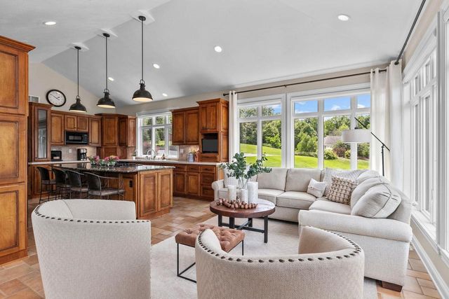 94 HIDDEN ACRES COURT, Appleton, WI 54915