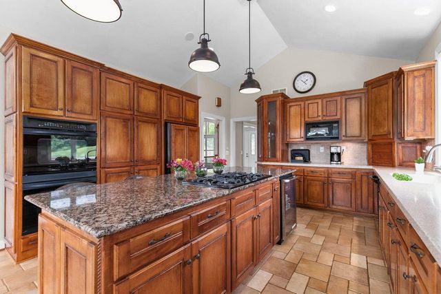 94 HIDDEN ACRES COURT, Appleton, WI 54915