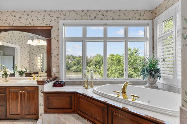 94 HIDDEN ACRES COURT, Appleton, WI 54915