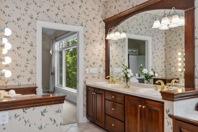 94 HIDDEN ACRES COURT, Appleton, WI 54915