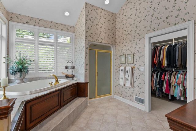 94 HIDDEN ACRES COURT, Appleton, WI 54915