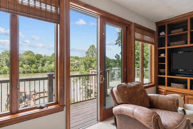 94 HIDDEN ACRES COURT, Appleton, WI 54915