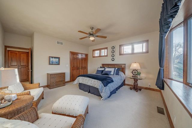 94 HIDDEN ACRES COURT, Appleton, WI 54915