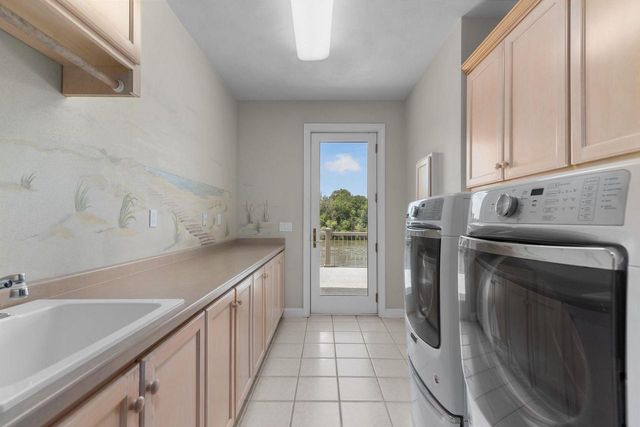 94 HIDDEN ACRES COURT, Appleton, WI 54915