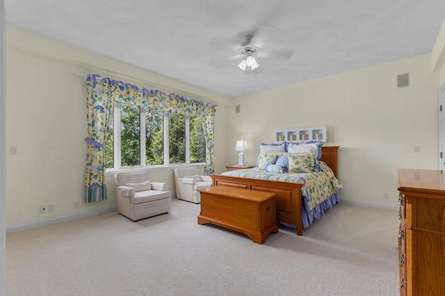 94 HIDDEN ACRES COURT, Appleton, WI 54915