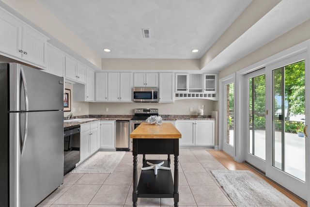 94 HIDDEN ACRES COURT, Appleton, WI 54915