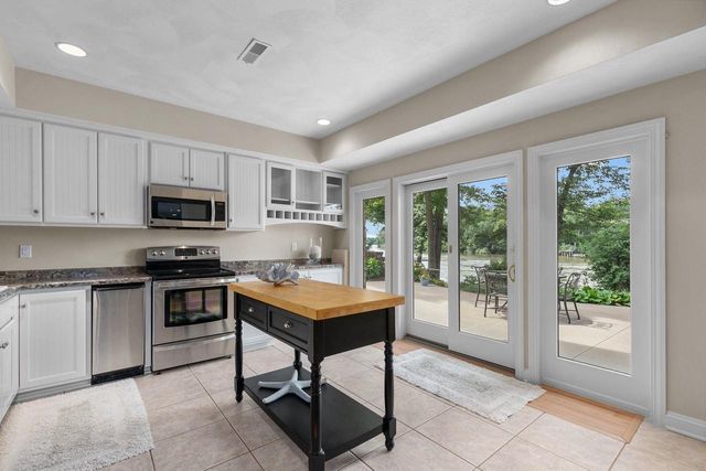 94 HIDDEN ACRES COURT, Appleton, WI 54915