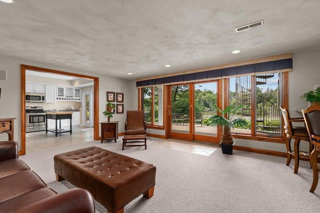 94 HIDDEN ACRES COURT, Appleton, WI 54915