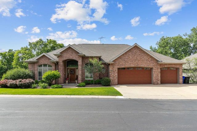 94 HIDDEN ACRES COURT, Appleton, WI 54915