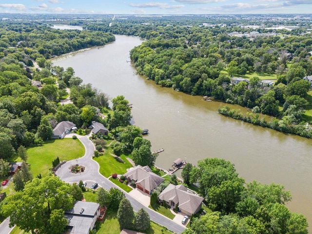 94 HIDDEN ACRES COURT, Appleton, WI 54915