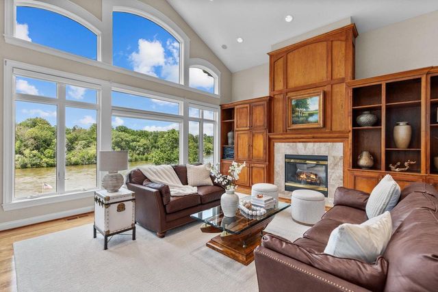 94 HIDDEN ACRES COURT, Appleton, WI 54915