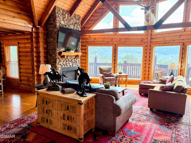2748 Cats Paw Lane, Sevierville, TN 37862