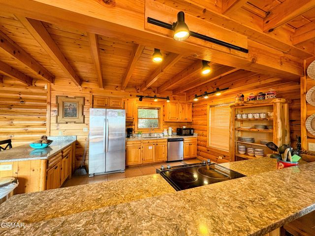 2748 Cats Paw Lane, Sevierville, TN 37862