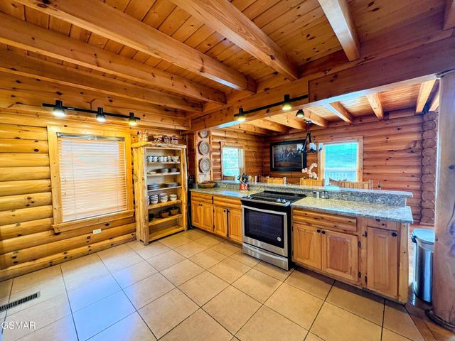 2748 Cats Paw Lane, Sevierville, TN 37862