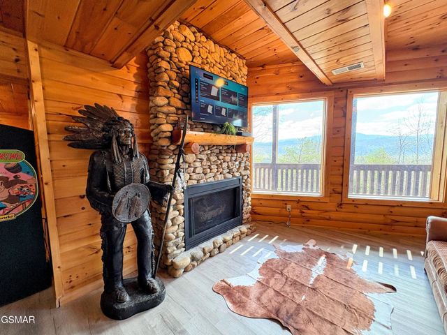 2748 Cats Paw Lane, Sevierville, TN 37862