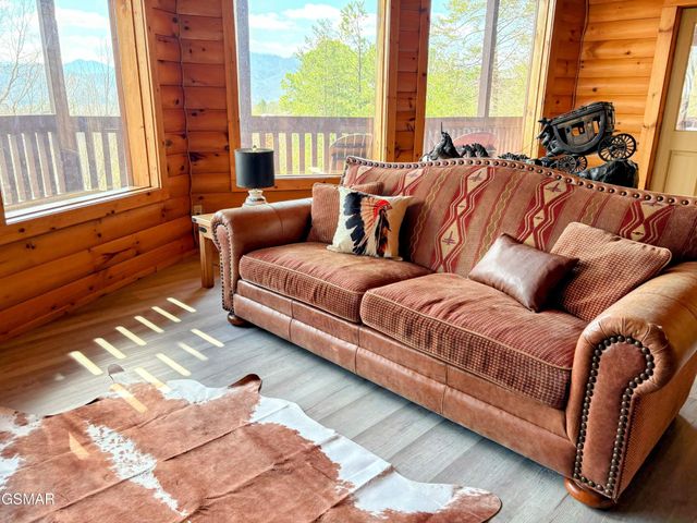 2748 Cats Paw Lane, Sevierville, TN 37862