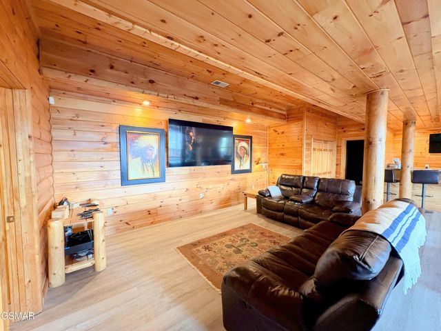 2748 Cats Paw Lane, Sevierville, TN 37862