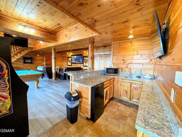 2748 Cats Paw Lane, Sevierville, TN 37862