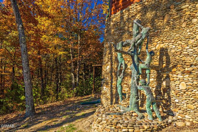 2748 Cats Paw Lane, Sevierville, TN 37862