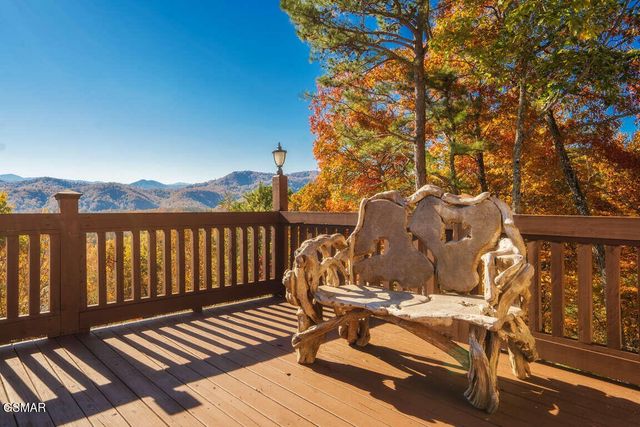 2748 Cats Paw Lane, Sevierville, TN 37862