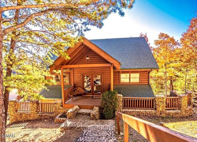 2748 Cats Paw Lane, Sevierville, TN 37862