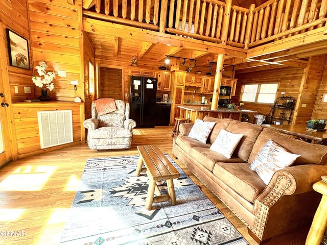 2748 Cats Paw Lane, Sevierville, TN 37862
