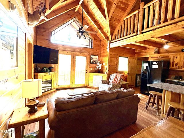 2748 Cats Paw Lane, Sevierville, TN 37862