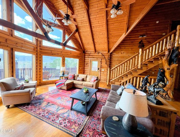 2748 Cats Paw Lane, Sevierville, TN 37862
