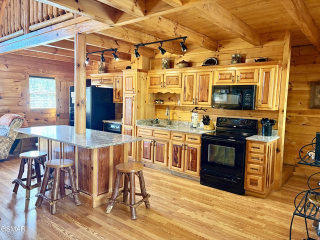 2748 Cats Paw Lane, Sevierville, TN 37862