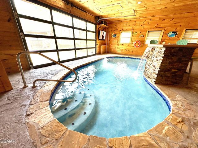 2748 Cats Paw Lane, Sevierville, TN 37862