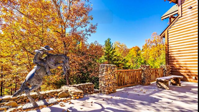 2748 Cats Paw Lane, Sevierville, TN 37862