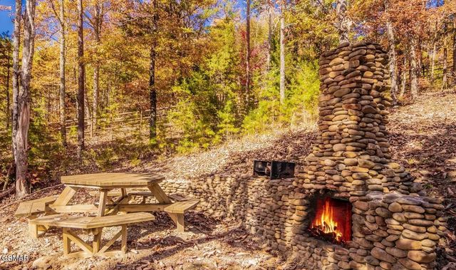 2748 Cats Paw Lane, Sevierville, TN 37862