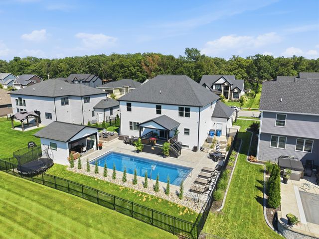 2047 Louis Drive, Crown Point, IN 46307