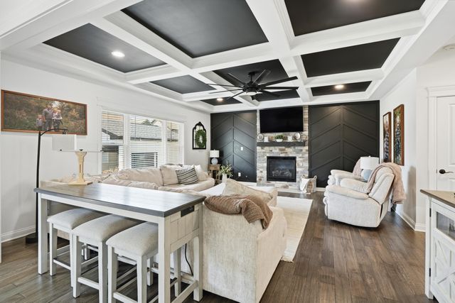 2047 Louis Drive, Crown Point, IN 46307