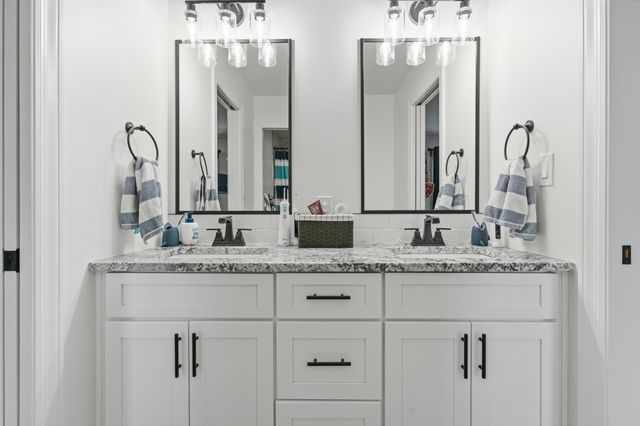 2047 Louis Drive, Crown Point, IN 46307