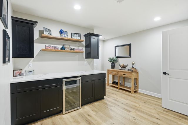 2047 Louis Drive, Crown Point, IN 46307